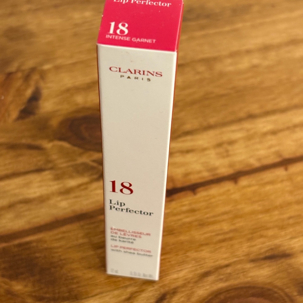 Clarins Lip Perfector in Vibrant Red